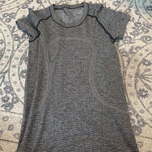 lululemon athletica Gray Short Sleeve Top